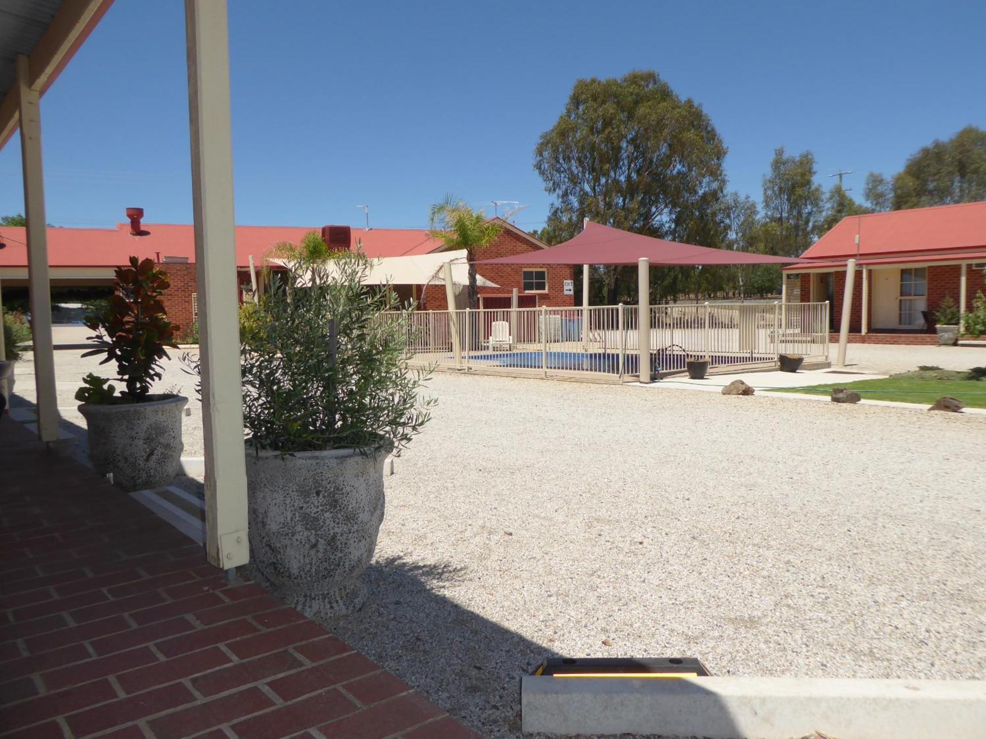 The Lydoun Motel Chiltern Exterior photo